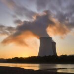 Jak działa elektrownia jądrowa: zasady działania i nowoczesne technologie bezpieczeństwa